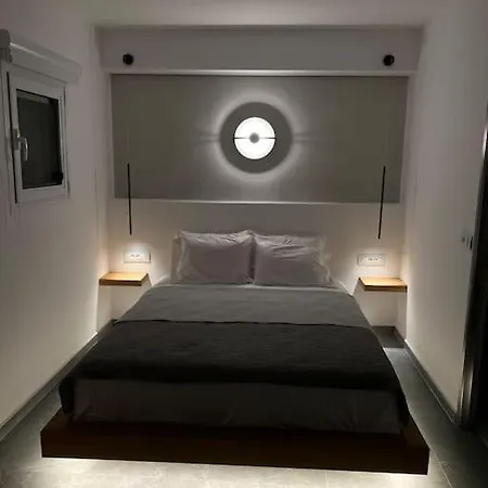 Mikro Petrino Apartment *